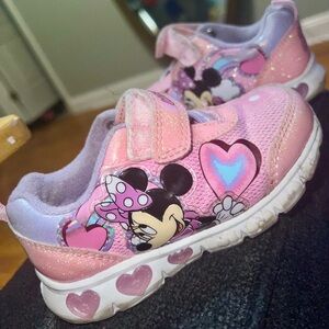 Minnie Mouse 🎀 Light Up Sneakers - Toddler 7